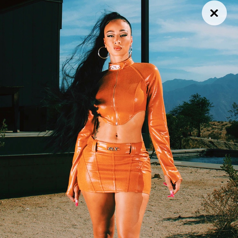 NWT PrettyLittleThing Tan Belt Snake PU Micro Mini Skirt